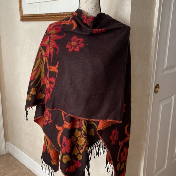 New never used brown floral cape stunning I bought it but not my colors - Picture 2 of 9